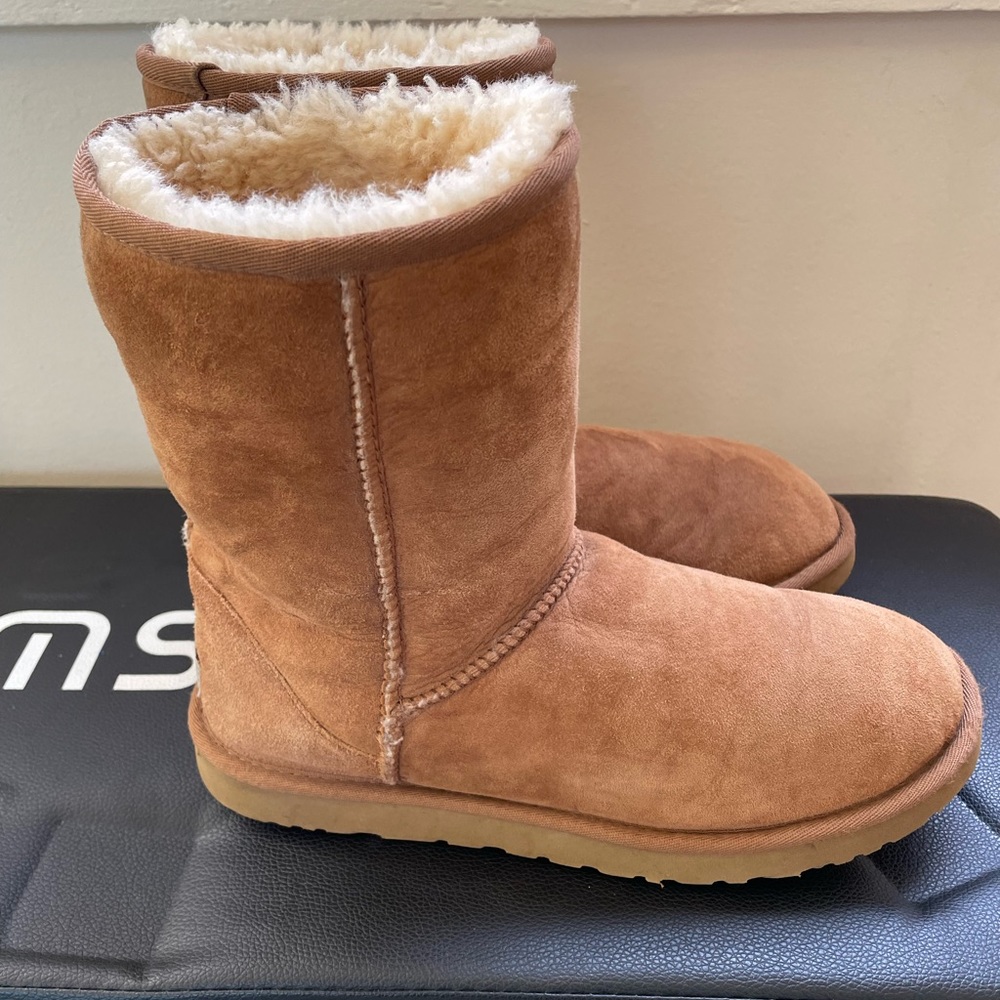 Women’s Ugg boots Chesnut